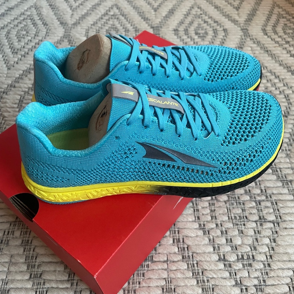 New in box Altra Escalante Racer sz 7.5